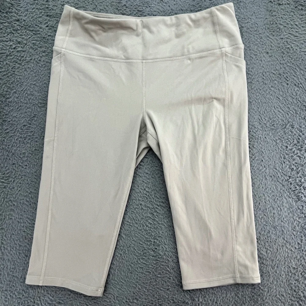 DSG Momentum Women's Capri‎ Leggings Pockets Athleisure Size L Beige